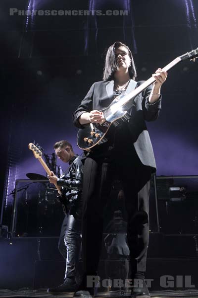 THE XX - 2017-02-14 - PARIS - Zenith - Romy Madley Croft - Oliver Sim